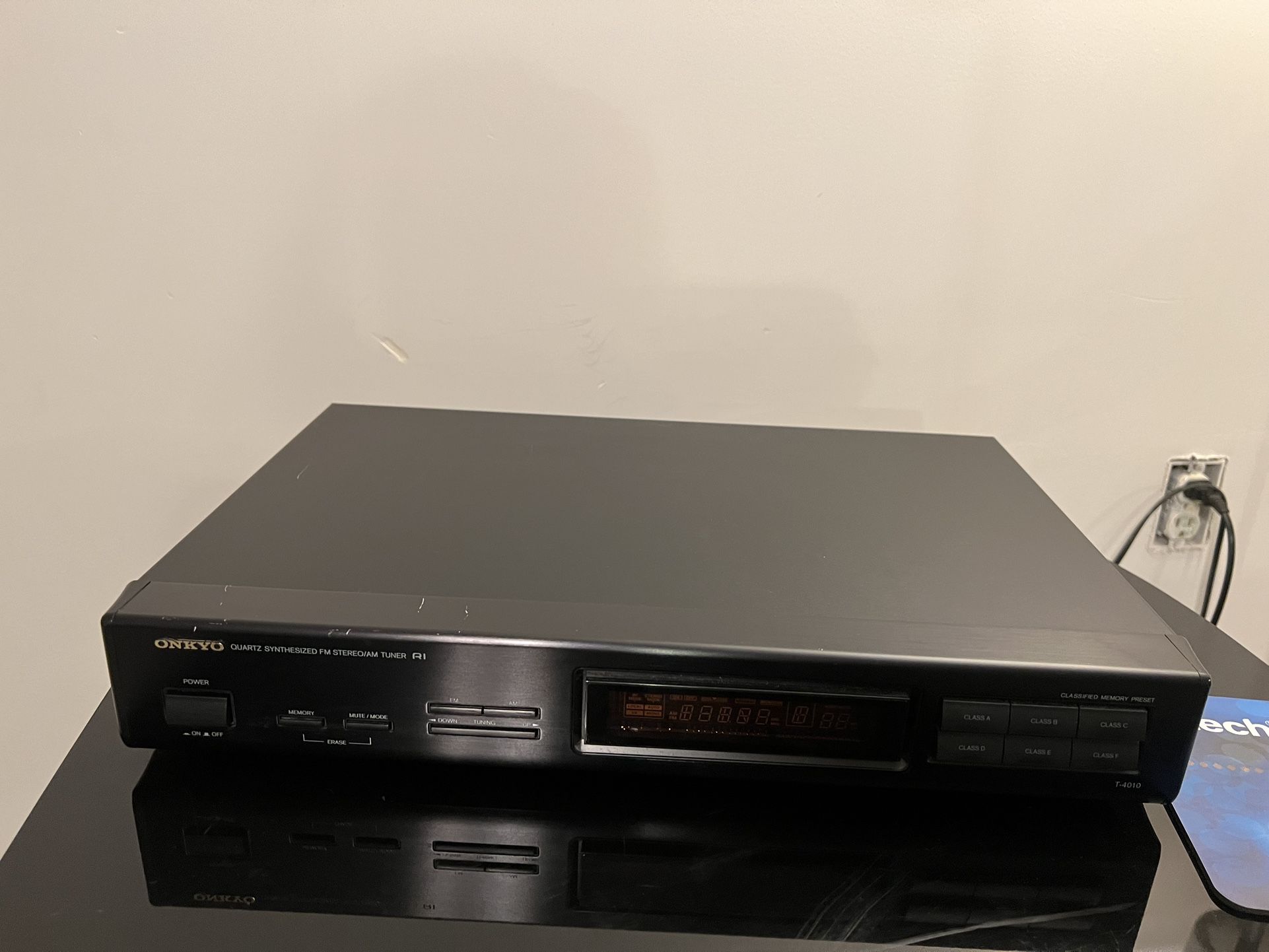 Onkyo T-4010 Quartz Synthesized FM Stereo/AM Tuner Works Perfect 