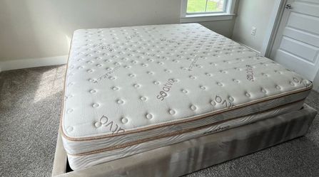 Saatva classic 14.5” king mattress