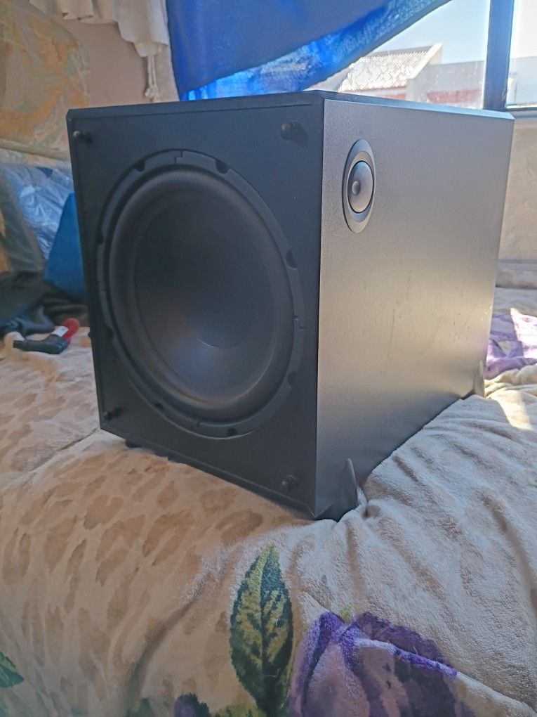 DefinitiveTechnologies Pro Sub 1,000 Subwoofer Active Crossover And Power Amplifier