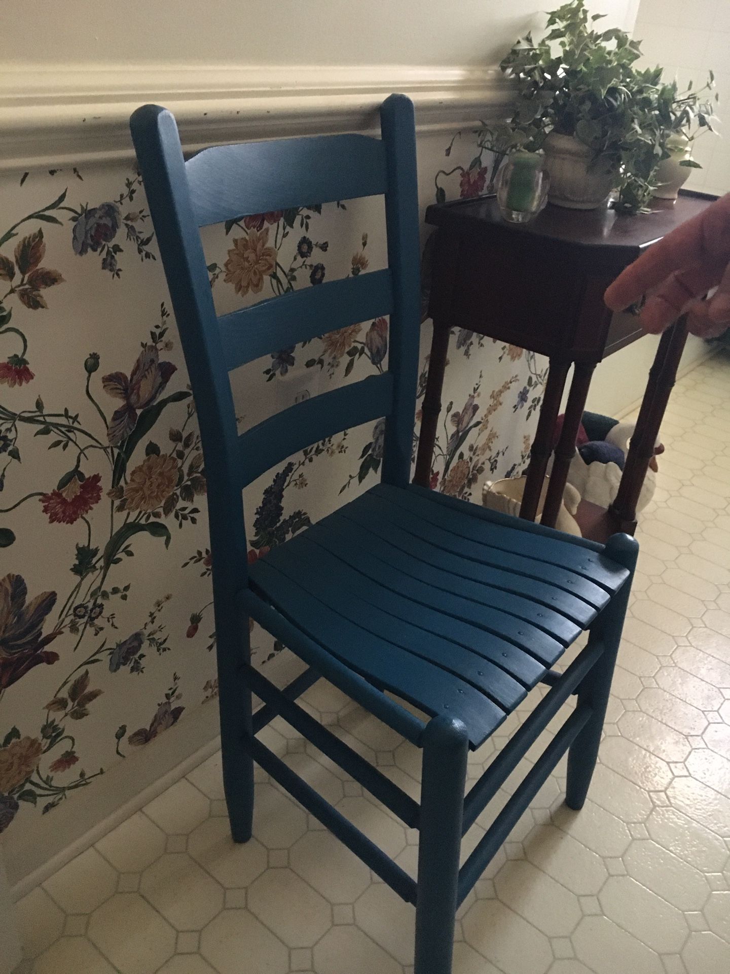 Antique SOLID Women’s Chair