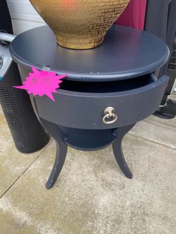 Side chair with 1 drawer
