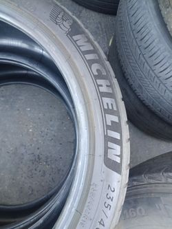 235/40ZR19 Michelin Pilot Sport 4s Tires (2)
