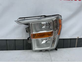 FORD F150 F-150 2021 2022 2023 (halogen type ) small crack left driver side headlight original used Oem