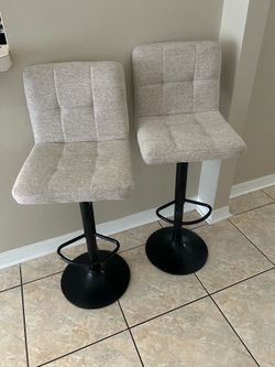 Adjustable bar stools