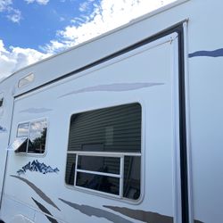 2007 Forest river Wildcat F29