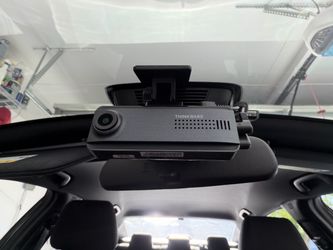 Thinkware Q200 dashcam