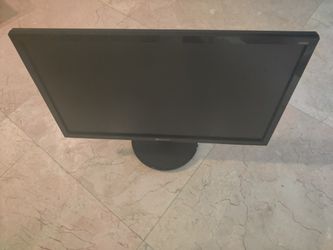 24 Inch Computer Monitor. Excellent Condition.