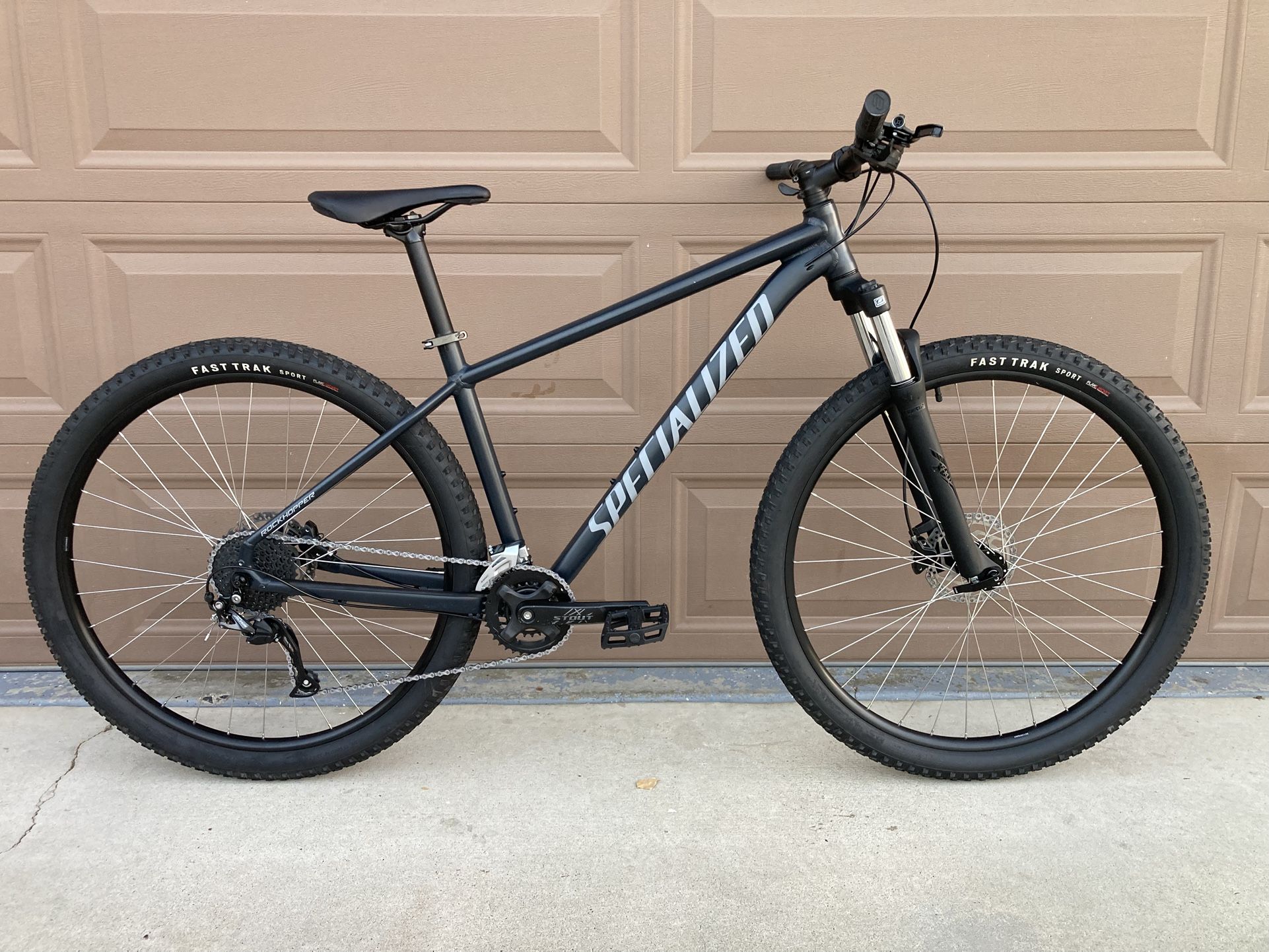 2024 Specialized Rockhopper - Large - Hardtail Mountain Bike - 29” - 9 SPD - SUPER DEAL!