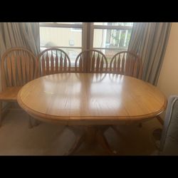 Good Table Come With 4 Chairs For Sell