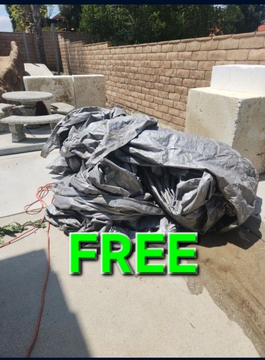 FREE GOOD TARP! 29 X 49! FREE!