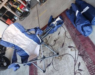 Fold out chairs (2)