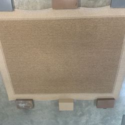 7’10” X 10’ Rug