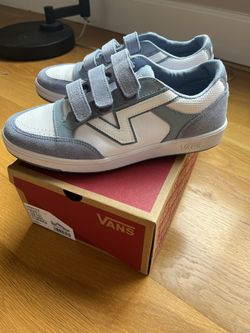 Women’s Lowland Velcro Vans