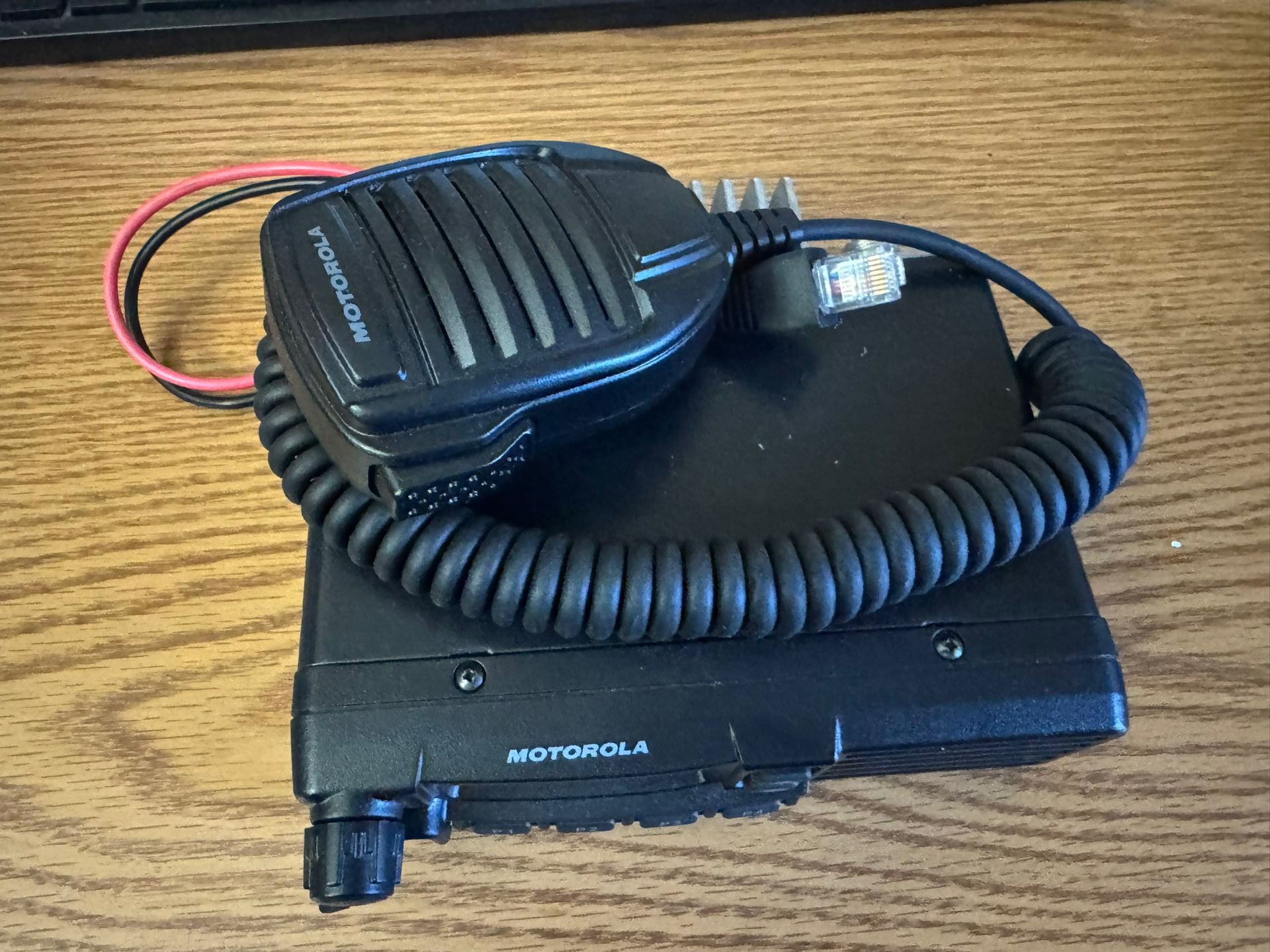 Motorola Vx-2100 G7 45 Radio 8 Channels