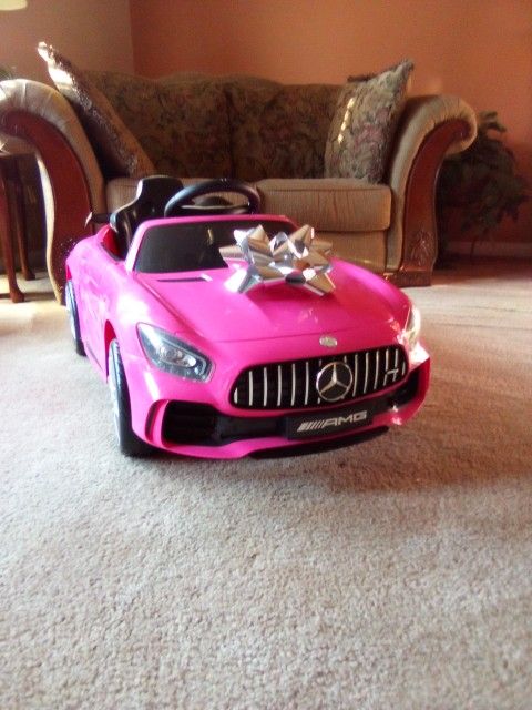 Mercedes Benz  Ride-On Toy Car - Pink