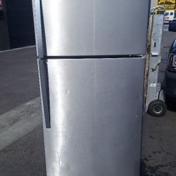 APARTMENT REFRIGERATOR (DELIVERED)