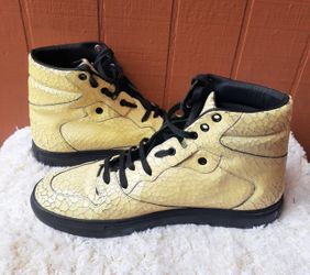 Balenciaga Off White Cracked Leather Lace Up High-Top  display picture 1