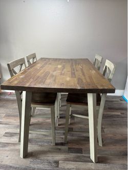 Dinning room table