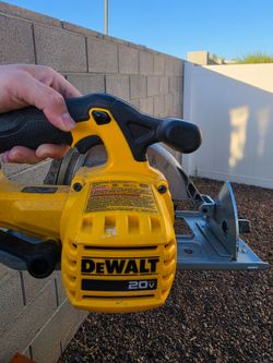 Delwalt cordless circular saw