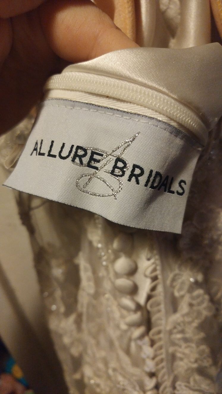 Allure bridals wedding dress