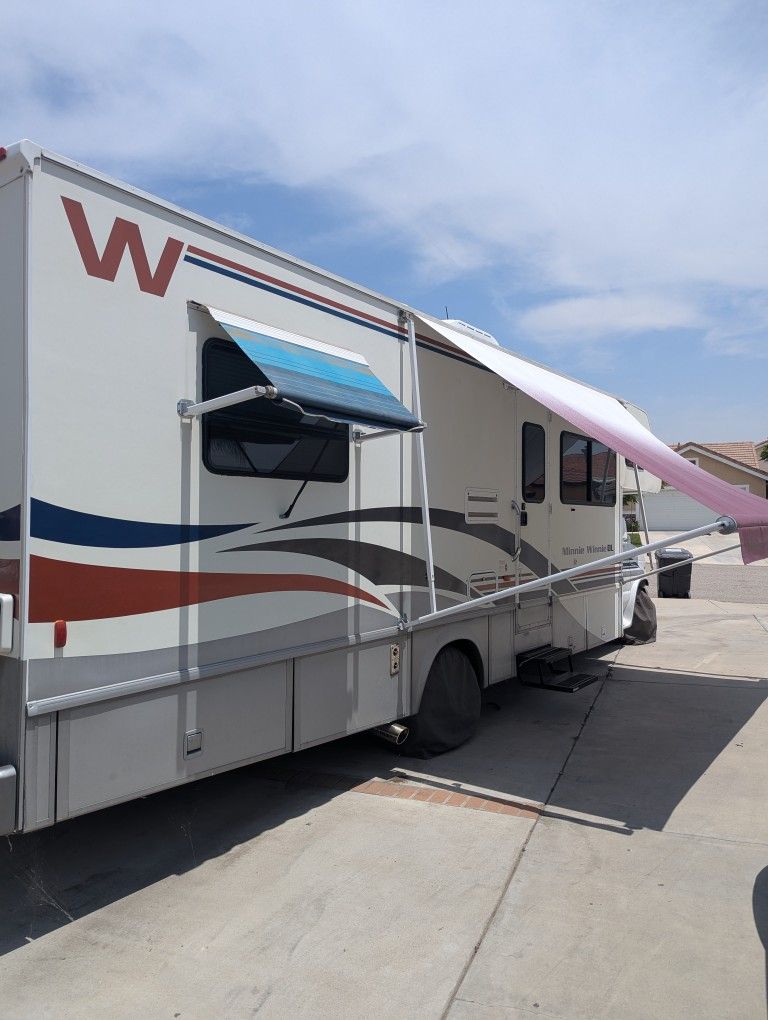 Winnebago Minnie Winnie DL