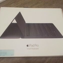 Brand New 12.9" Ipad Pro Smart Keyboard $20