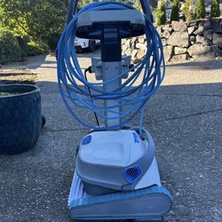 Pool Cleaning Robot Dolphin S300