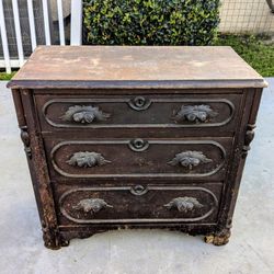 Antique Dresser 30 ("HowlingGreen" I Believe) Dovetail Joints • Furniture, Old Antique Furniture, Home & Gardens, Collectables, Antique Bedroom Set