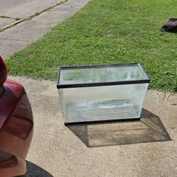Fish Tank 30 Or 40 Gallon 