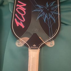 Diadem Icon Middleweight Carbon Fiber Pickleball Paddle