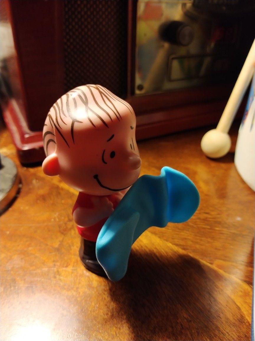 COLLECTABLE, EXCELLENT CONDITION, WORKING, PULLSTRING, LINUS /PEANUTS TOY
