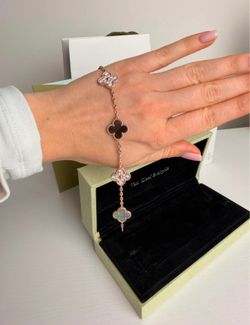 Van Cleef  Bracelet, 18k gold, VVS diamonds