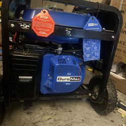 DuroMax  XP12000EH Generator