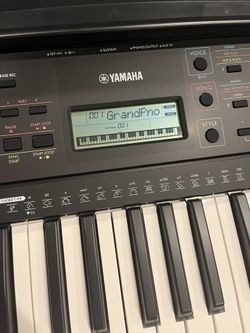 Yamaha PSR-E273