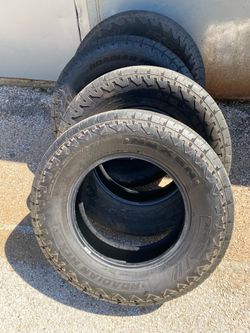 Nexen tires 245/75/R17 set of 4