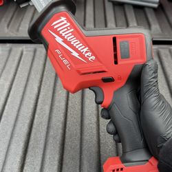 Milwaukee M18 FUEL Hackzall – NUEVA – $159 (solo herramienta)