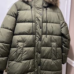 Raccoon Fur Down Puffer Women Green Jacket ( Brand New) Size large 