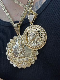 14k necklace and Pendant available msg me