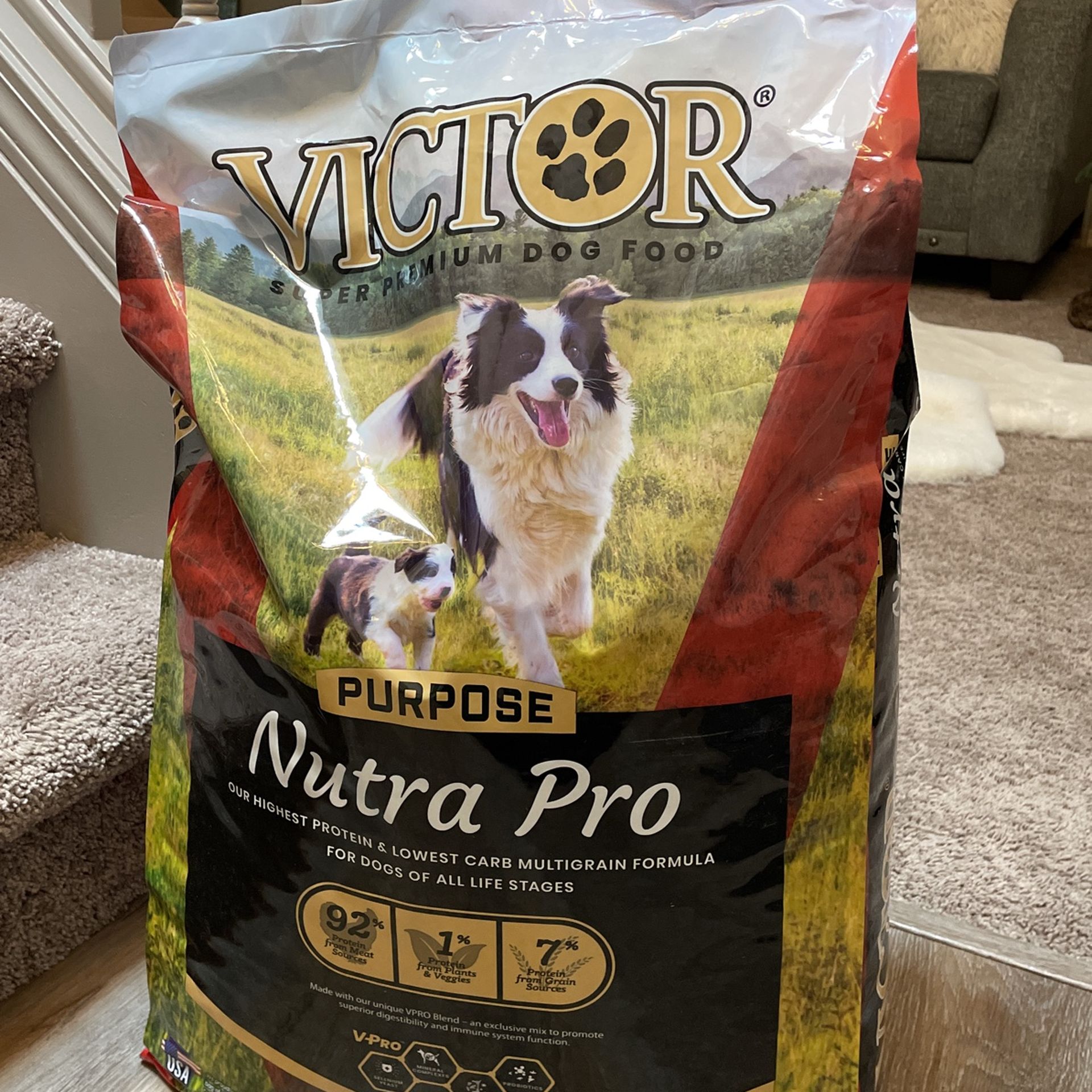 Victor, super premium dog food 40 Lbs