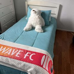 Matching Twin Beds With CoolGel Foam Mattresses 