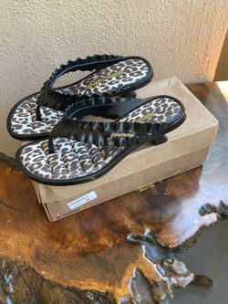 Brand New Ganni-Melissa Thong Kitten Heel Brand New Ganni-Melissa Thong Kitten Heel Leopard
Sandals Size 7