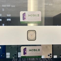 New Apple Watch Starlight Series 8 45MM GPS