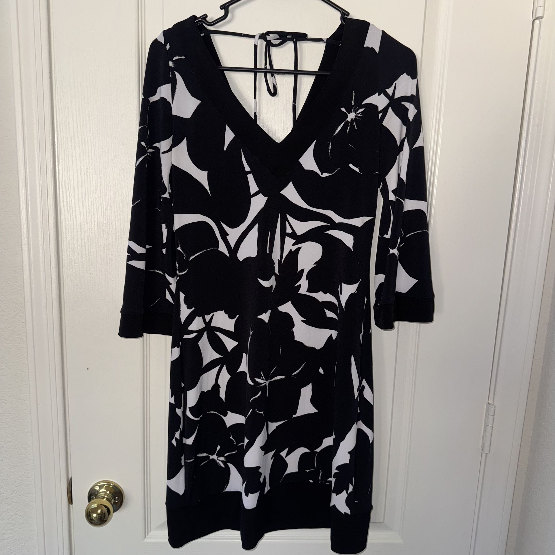 Women’s White House Black Market Dress