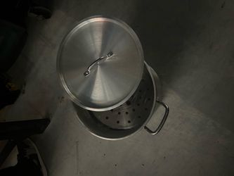 Soup pot