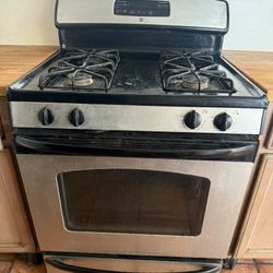 GE® 30" Free-Standing Gas Range