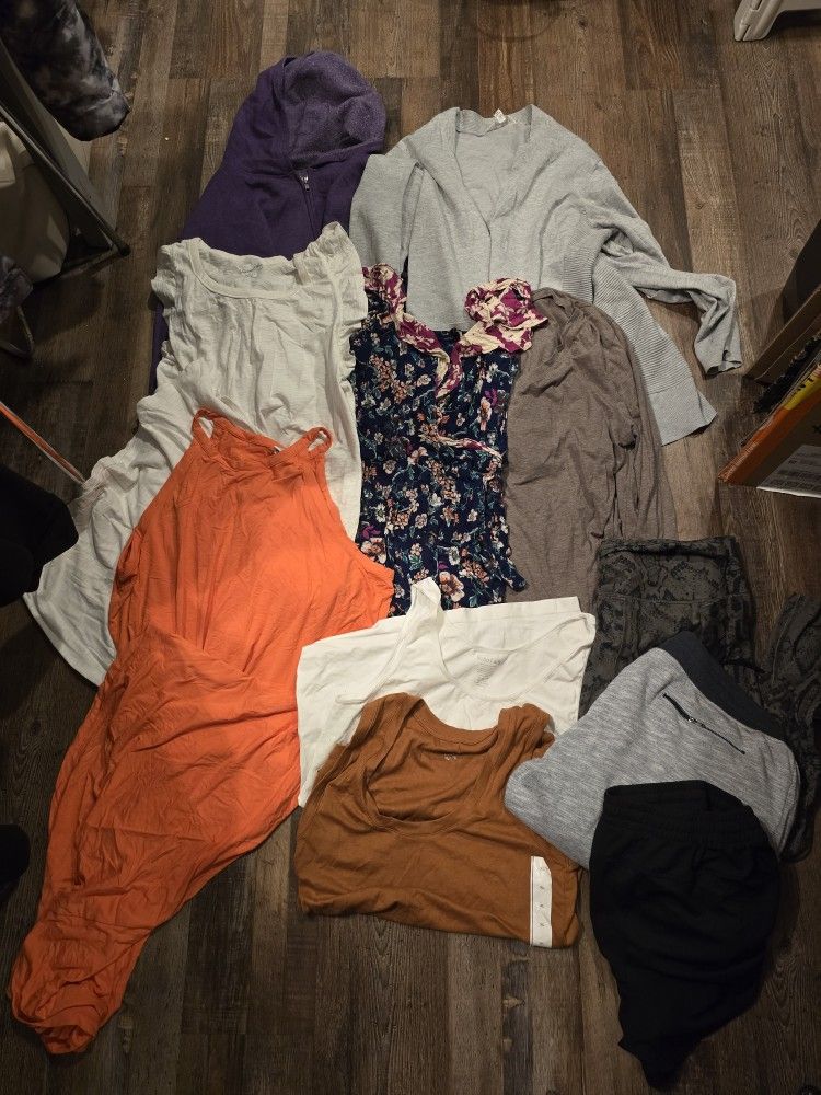 Womens Size XL Tops/Dress/Sweater/Pants Lot