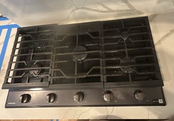 Samsung 36" Gas Cooktop - Black Stainless Steel (5 Burners) with hood included