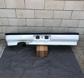 EF9 1988-91 Honda Civic Si DX 3D Hatchback OEM Rear Bumper Cover White. Good used condition. Comes exactly as pictured. Has some dents, scratches, chi