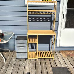UTILITY/DESK SHELVING UNIT W/STORAGE BINS ON WHEELS