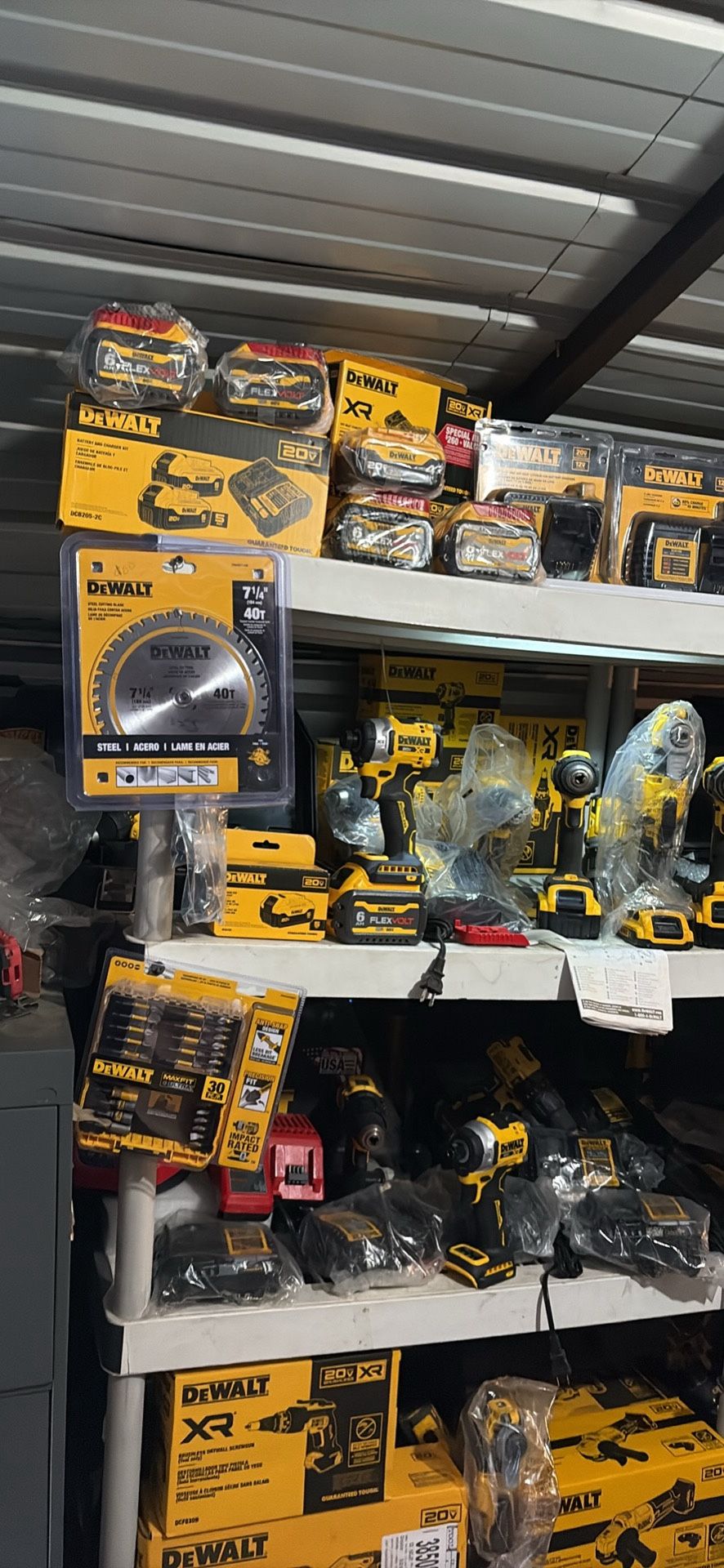 New tools, in good condition.  Prices vary, ranging from $50 -$ 99 to   $580 . $6700  There is a one month warranty , the money is not returned, only 